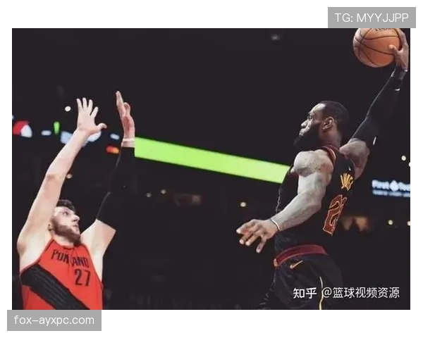 解析篮球规则中的空中对抗判罚，教你如何判断是否犯规